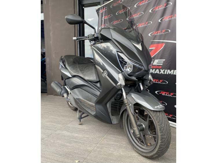 YAMAHA X-MAX 125