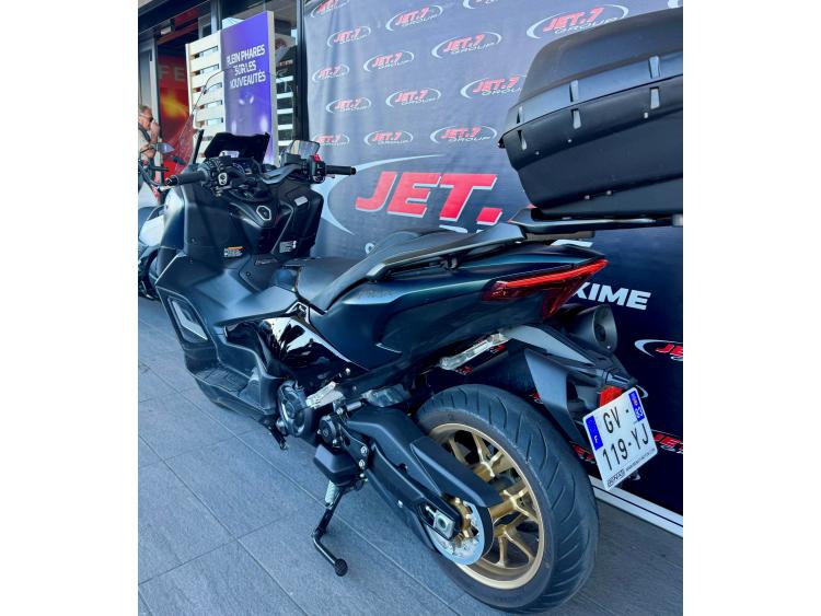 YAMAHA XP T-MAX 560 TECH MAX 1ere MAIN