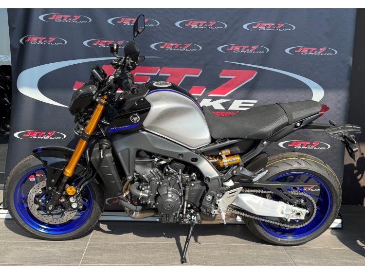 YAMAHA MT-09 SP DE DIRECTION 