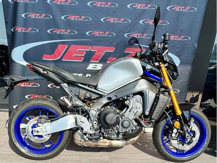 YAMAHA MT-09 SP DE DIRECTION 