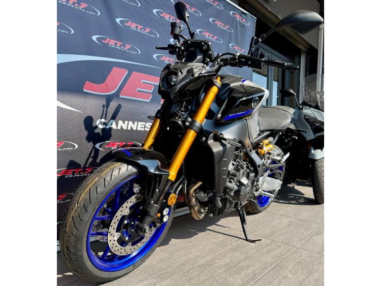 YAMAHA MT-09 SP DE DIRECTION 