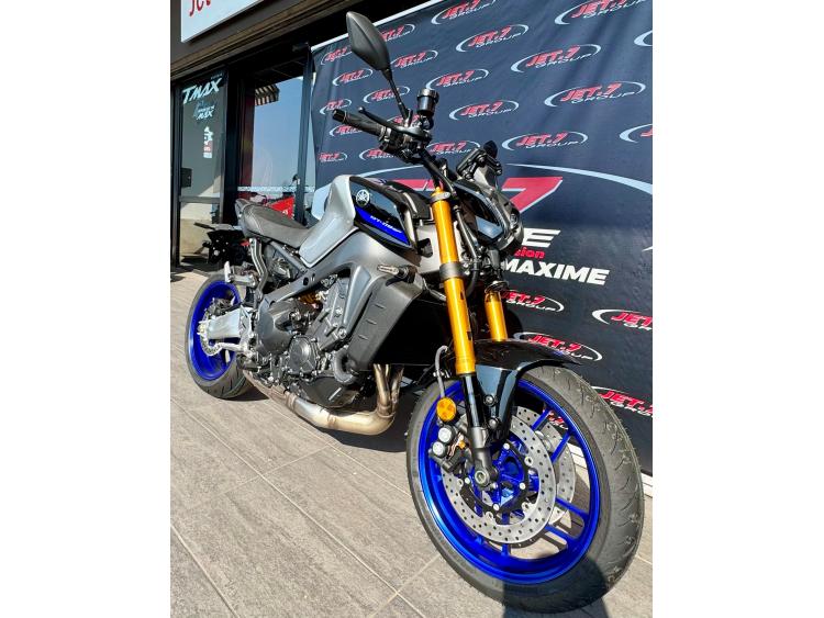 YAMAHA MT-09 SP DE DIRECTION 