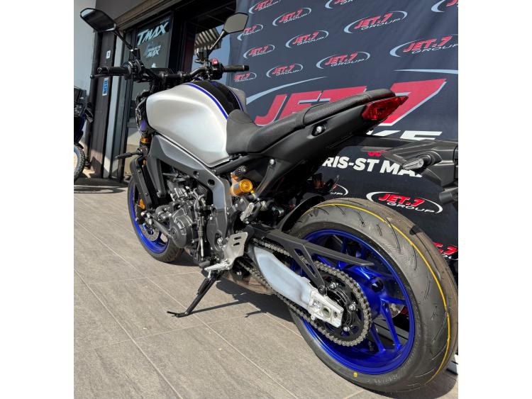 YAMAHA MT-09 SP DE DIRECTION 