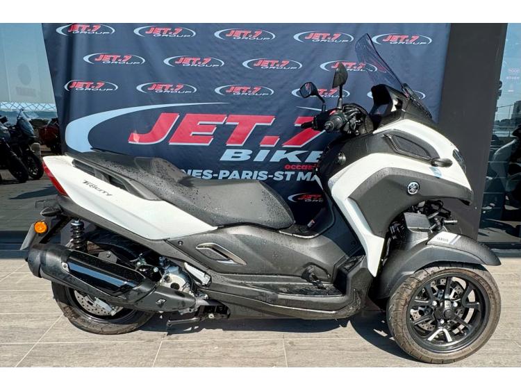 YAMAHA TRICITY 300