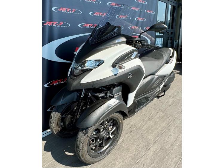 YAMAHA TRICITY 300