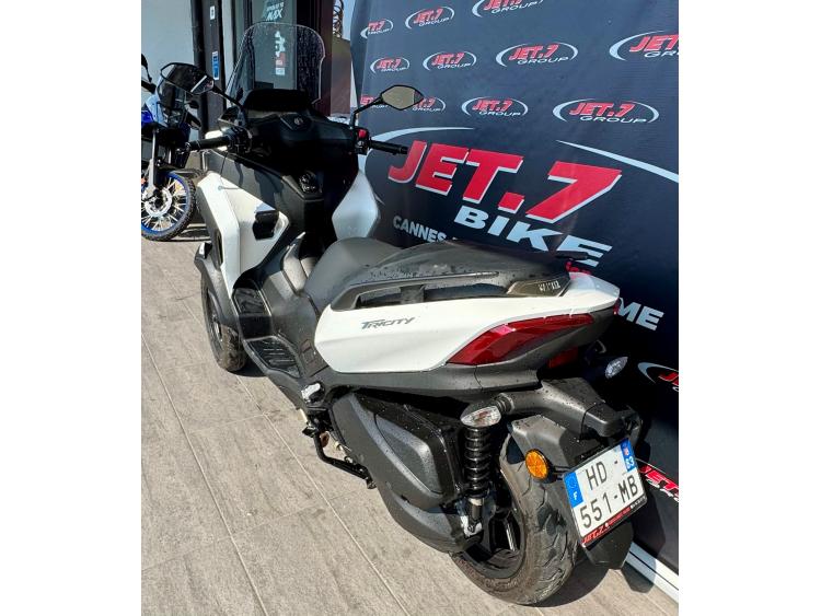 YAMAHA TRICITY 300